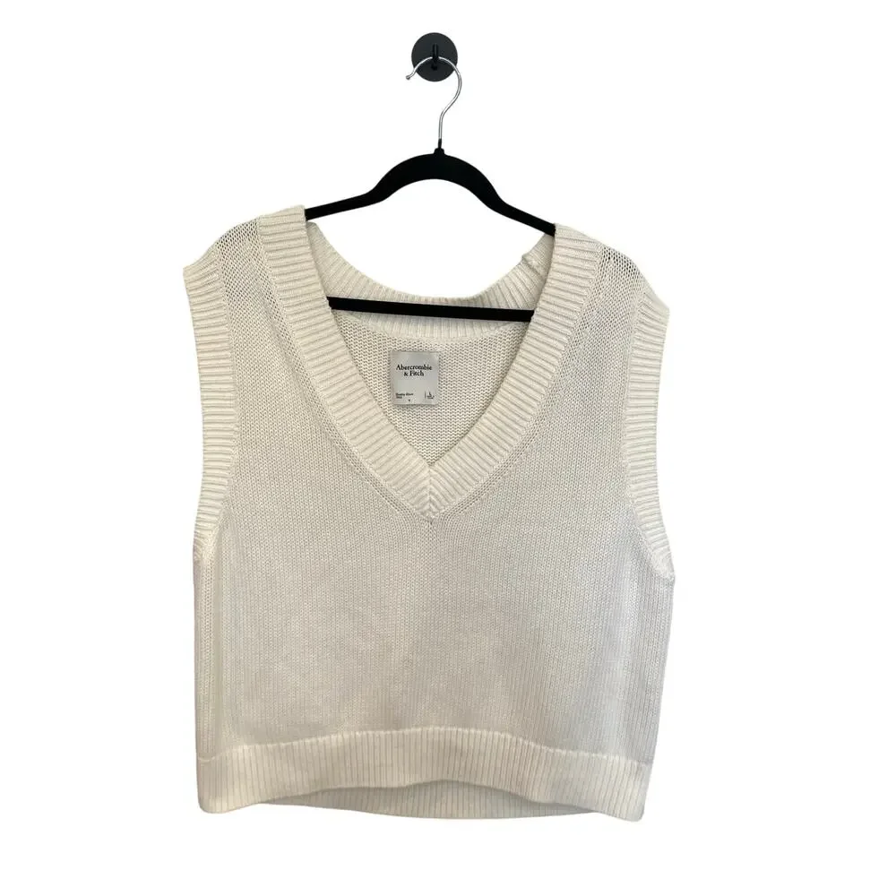 Abercrombie & Fitch Cropped Knit V Neck Sweater Vest In White | Preppy - Picture 5 of 11